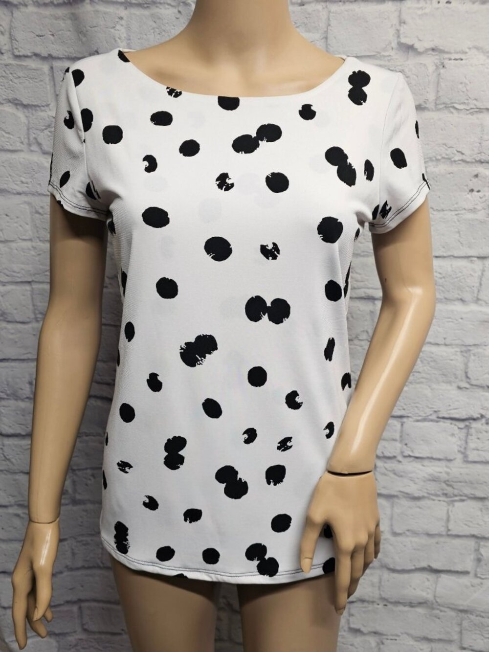 PREMISE STUDIO S WHITE BLACK DOT CAP SLEEVE STRETCH BLOUSE TOP